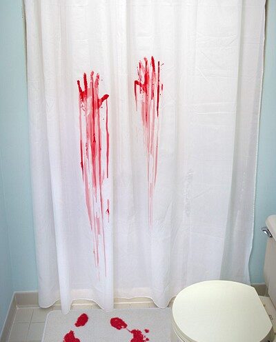 horror-movie-bloody-bath-curtain-4986596