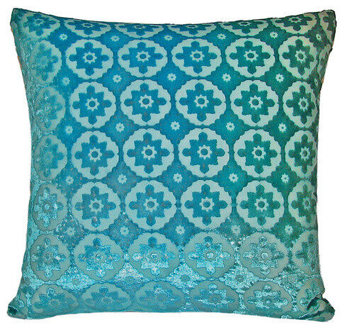 modern-decorative-pillows-2993212