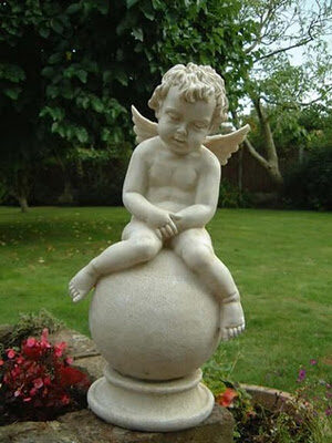 gardenstatu1-3139578