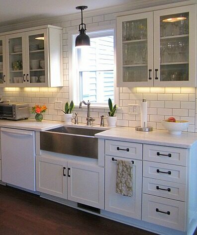 farmhouse-sink-in-joyces-kitchen-2-4438557